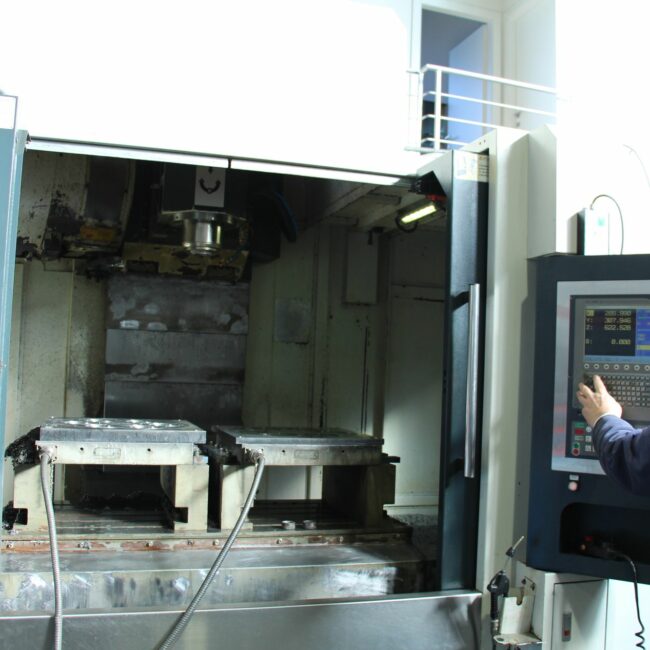 L.a.r.s. srl Officina meccanica produzione stampi a Brescia