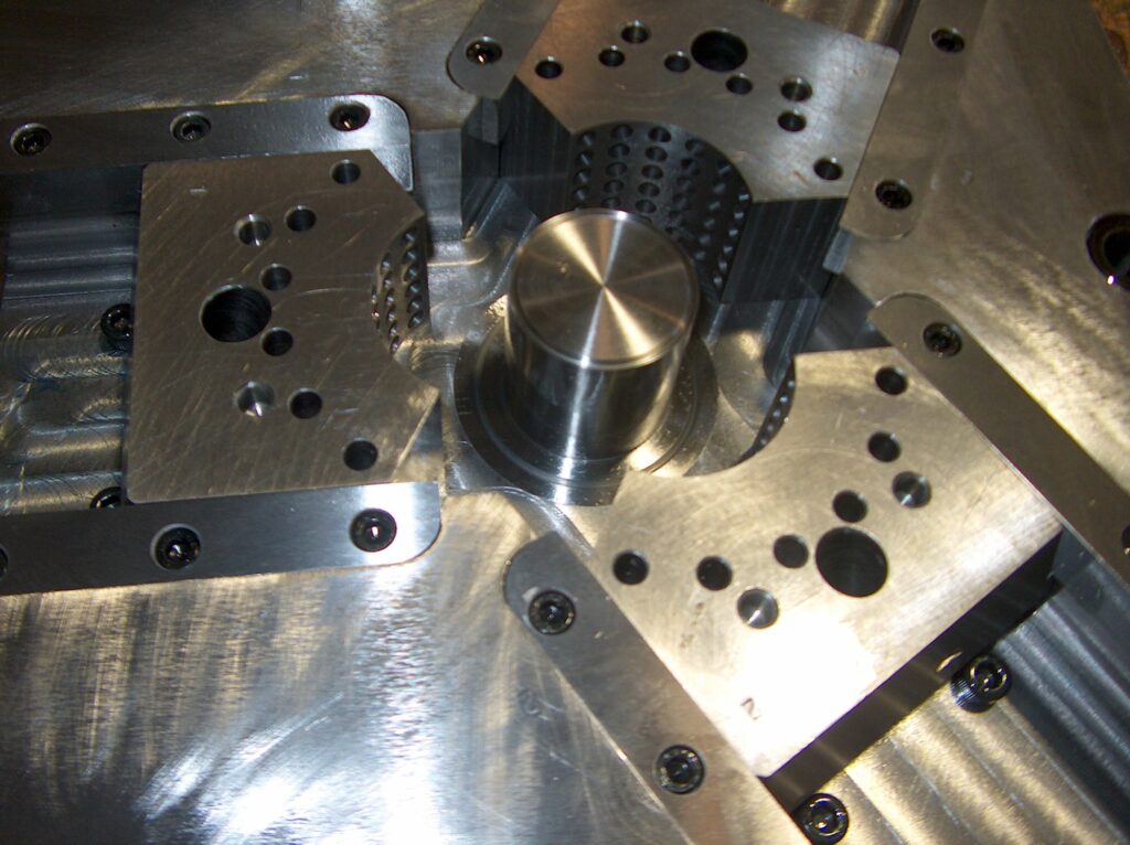 L.a.r.s. srl Officina meccanica produzione stampi a Brescia